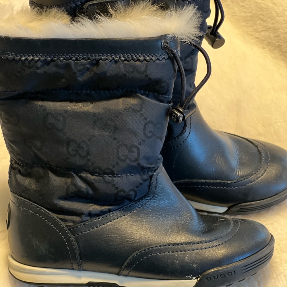 Gucci navy boots for toddler girls, in excellent condition, worn a few time. - Picture 4 of 5